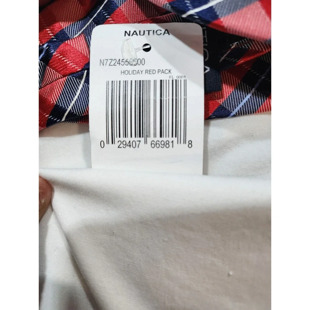 NEW~NAUTICA~Boys Zipper Tie~Holiday Red Striped ~100% Silk~ Necktie NWT